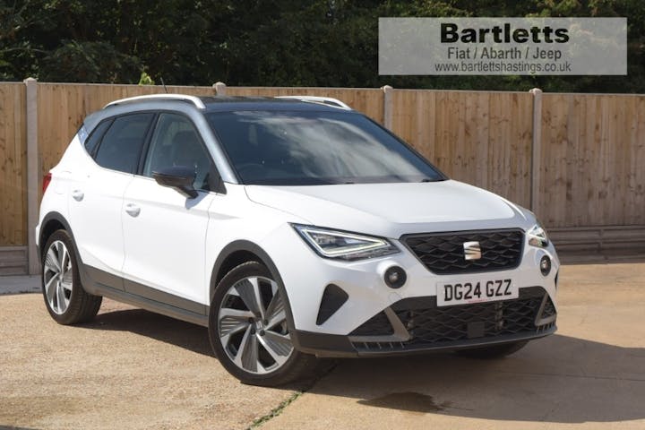 White SEAT Arona Ecotsi Fr Sport 2024