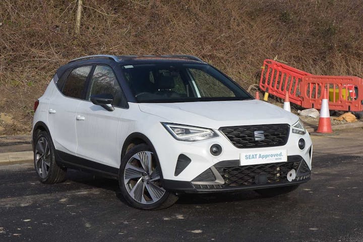 White SEAT Arona Ecotsi Fr Sport 2021