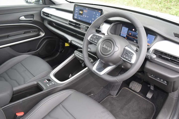 White Jeep Avenger Altitude 2025