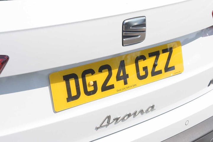 White SEAT Arona Ecotsi Fr Sport 2024