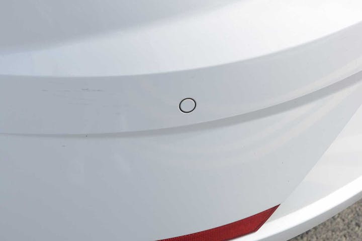 White SEAT Leon TDI SE Dynamic 2019
