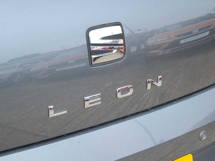 Grey SEAT Leon TDI SE Dynamic Technology 2016
