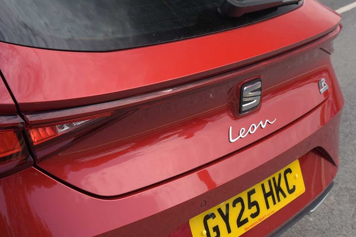 Red SEAT Leon E Hybrid 1.5 Fr Hybrid DSG 2025