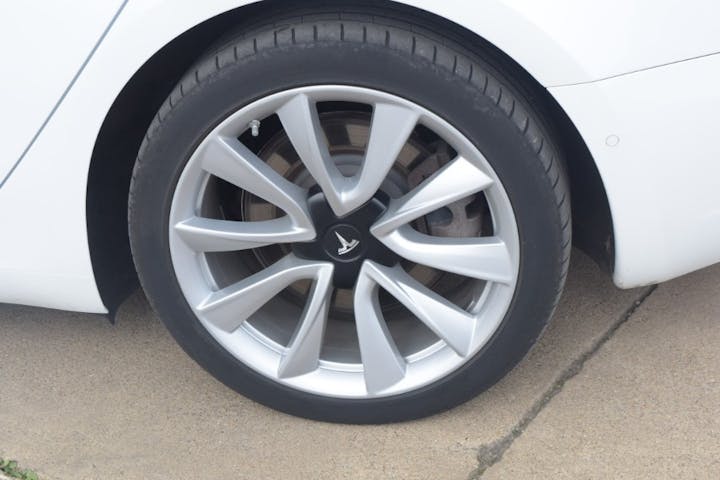 White Tesla Model 3 Standard Range Plus 2019