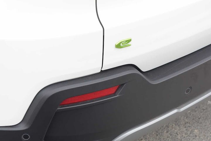 White Jeep Avenger Altitude 2025