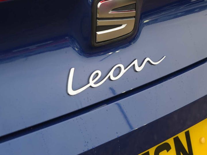 Blue SEAT Leon TSI Evo Fr 2021