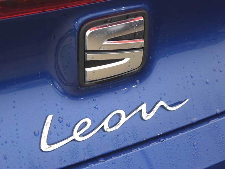 Blue SEAT Leon TSI Evo SE Dynamic 2020