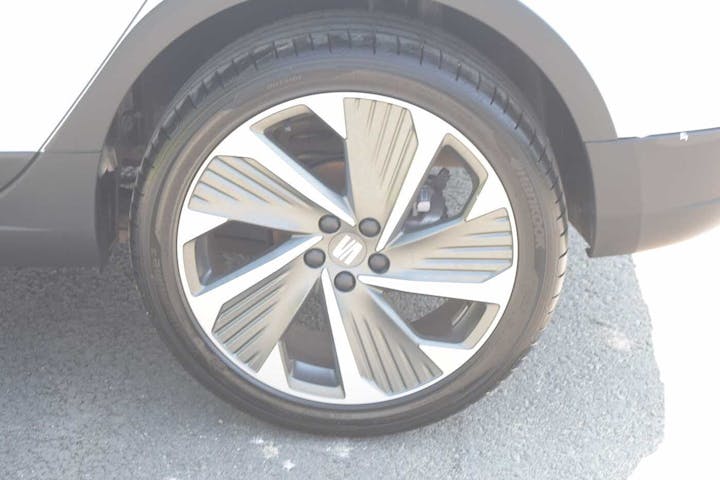White SEAT Arona Ecotsi Fr Sport 2024