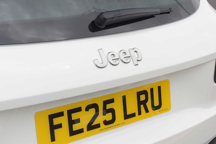 White Jeep Avenger Altitude 2025
