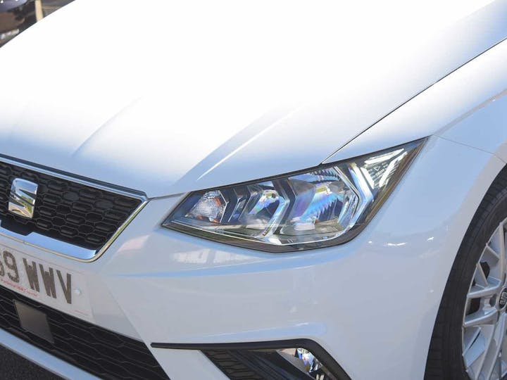 White SEAT Ibiza Mpi SE Technology 2019