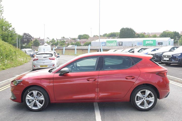 Red SEAT Leon E Hybrid 1.5 Fr Hybrid DSG 2025