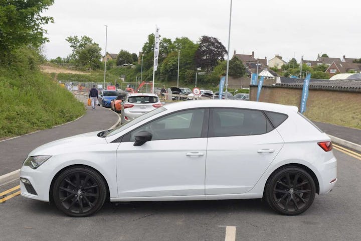 White SEAT Leon TSI Evo Fr Black Edition DSG 2019