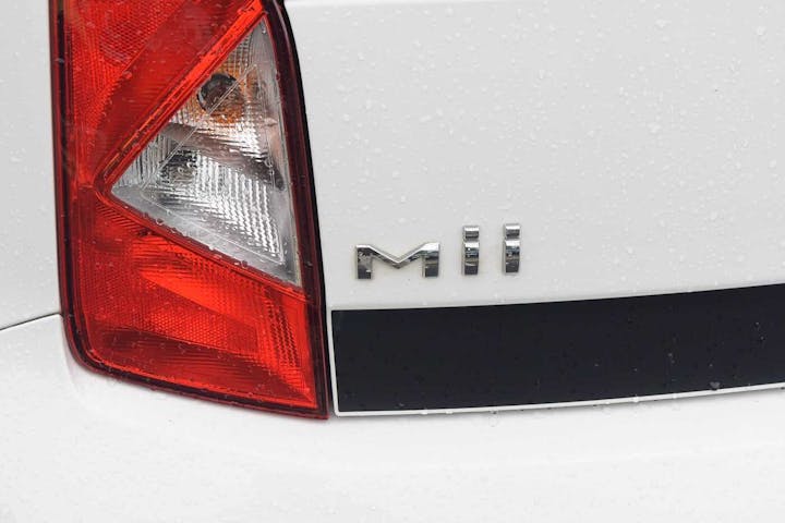 White SEAT Mii Fr Line 2019
