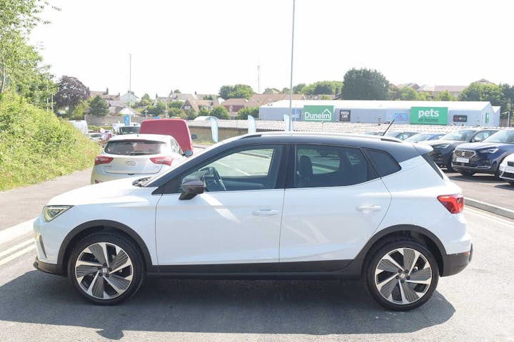 White SEAT Arona Ecotsi Fr Sport 2024