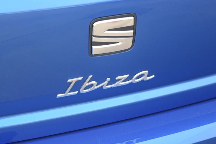 Blue SEAT Ibiza 1.0 TSI Xcellence DSG 2025