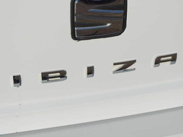 White SEAT Ibiza TSI Fr 2019