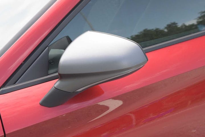 Red SEAT Leon E Hybrid 1.5 Fr Hybrid DSG 2025