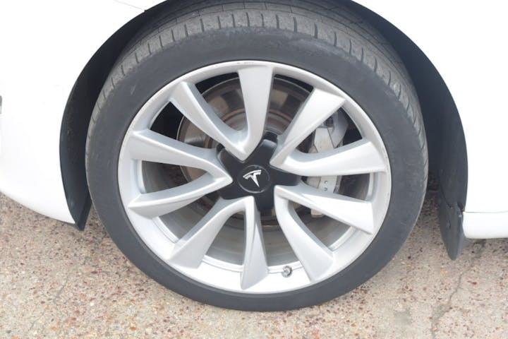 White Tesla Model 3 Standard Range Plus 2019