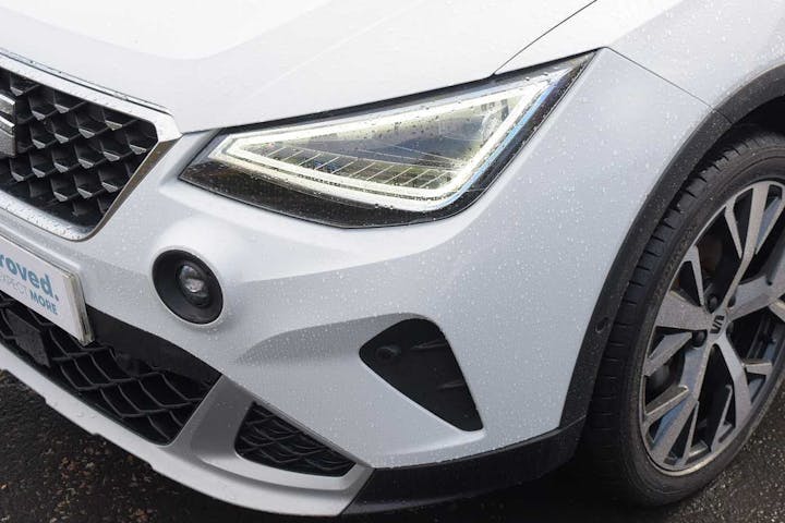 White SEAT Arona Ecotsi Xperience Lux DSG 2023