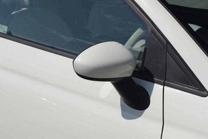 White FIAT 500 Lounge Mhev 2021