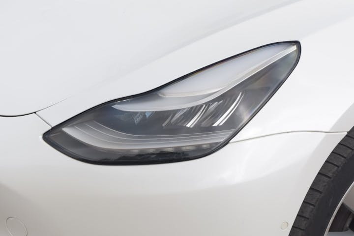 White Tesla Model 3 Standard Range Plus 2019