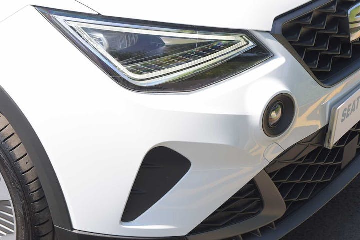 White SEAT Arona Ecotsi Fr Sport 2024