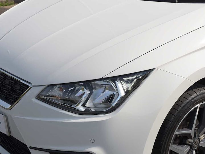 White SEAT Ibiza TSI Xcellence 2017
