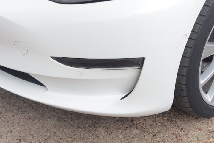 White Tesla Model 3 Standard Range Plus 2019