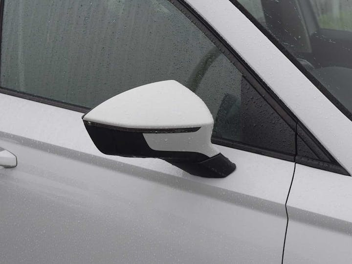 White SEAT Ateca TSI Ecomotive SE 2017