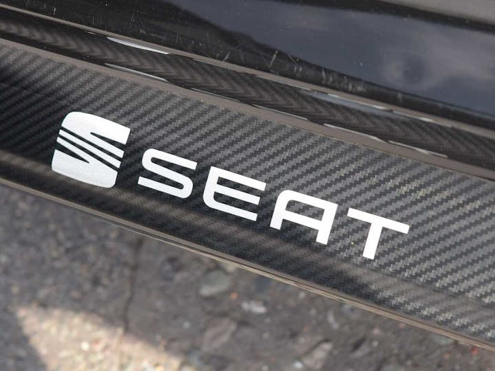 Black SEAT Leon TSI SE Dynamic Technology 2017