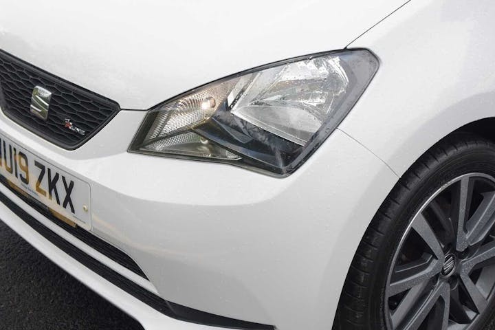 White SEAT Mii Fr Line 2019