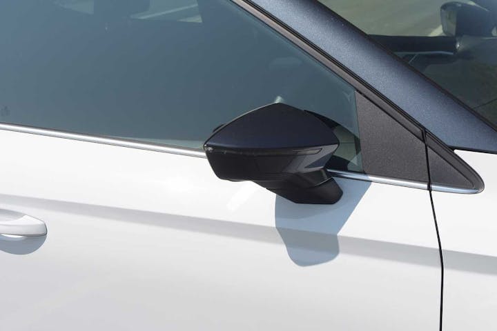 White SEAT Arona Ecotsi Fr Sport 2024