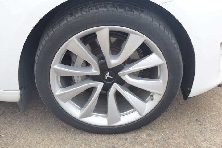White Tesla Model 3 Standard Range Plus 2019