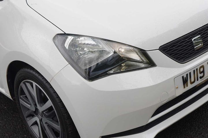 White SEAT Mii Fr Line 2019