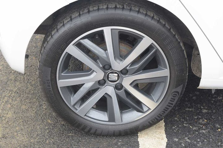 White SEAT Mii Fr Line 2019
