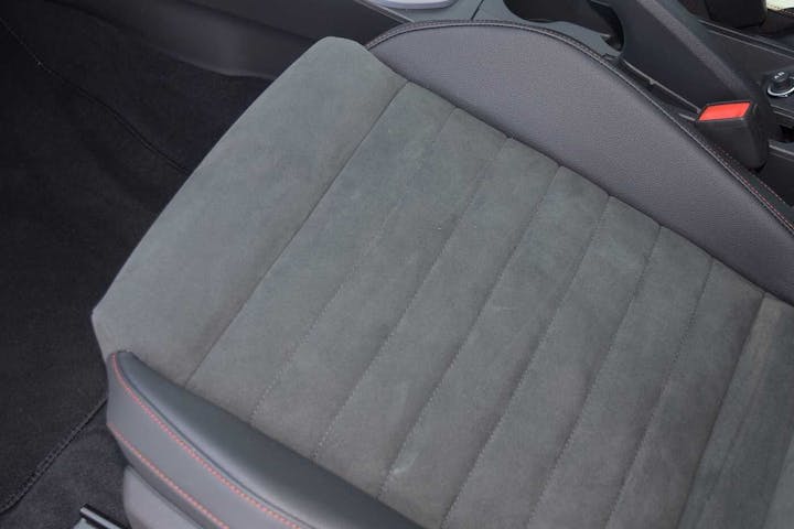 White SEAT Arona Ecotsi Fr Sport 2024