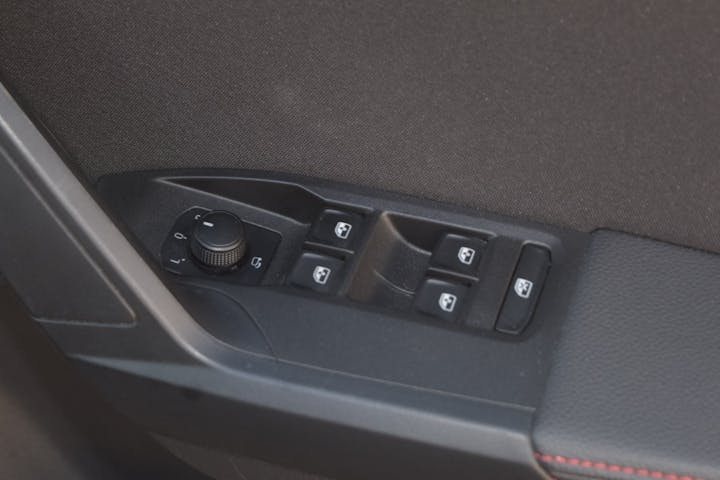 Black SEAT Arona 1.0 TSI Fr 2021
