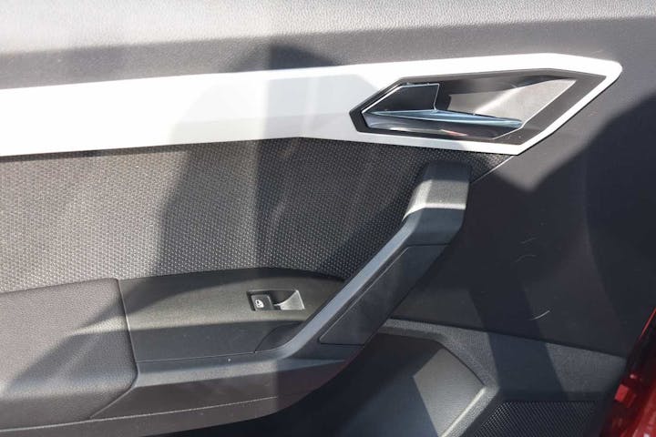 Red SEAT Arona TSI Xcellence First Edition 2017