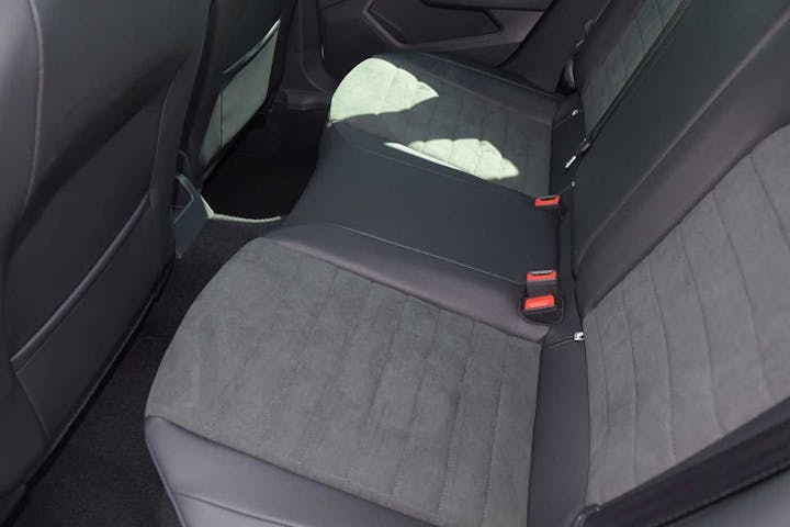 White SEAT Arona Ecotsi Fr Sport 2024