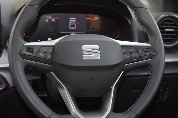 Blue SEAT Ibiza 1.0 TSI Xcellence DSG 2025