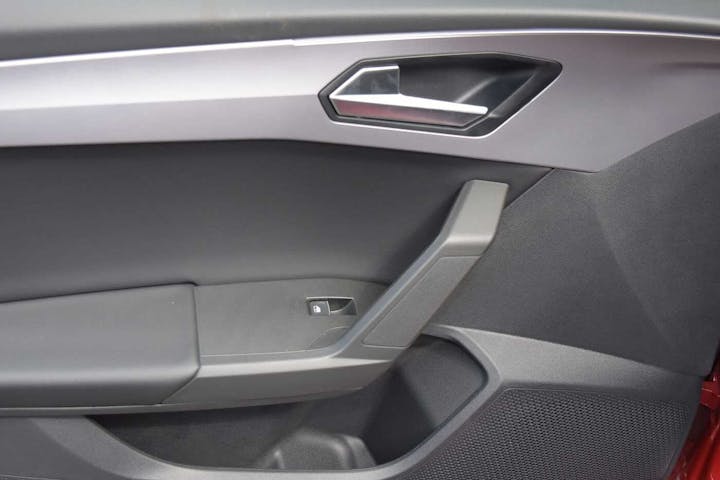 Red SEAT Leon E Hybrid 1.5 Fr Hybrid DSG 2025