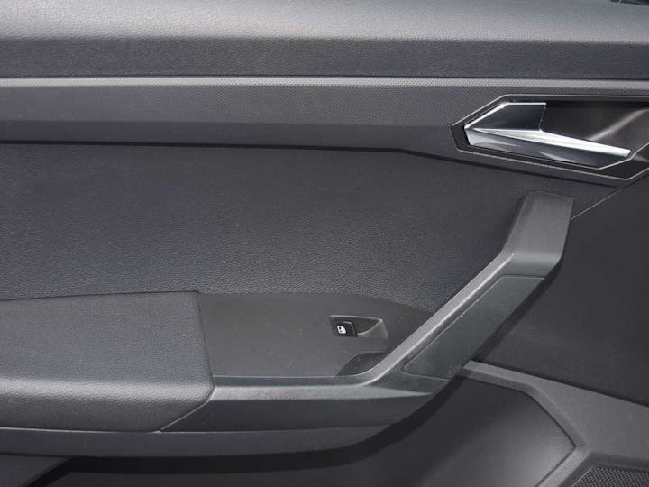 Silver SEAT Arona TSI SE Technology 2020