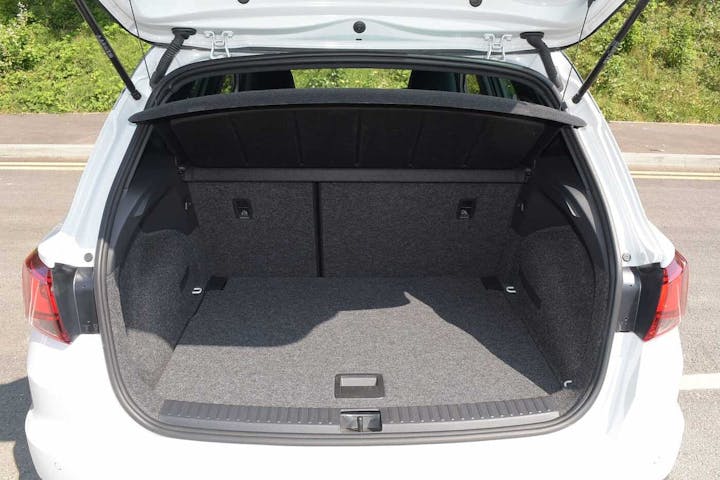 White SEAT Arona Ecotsi Fr Sport 2024