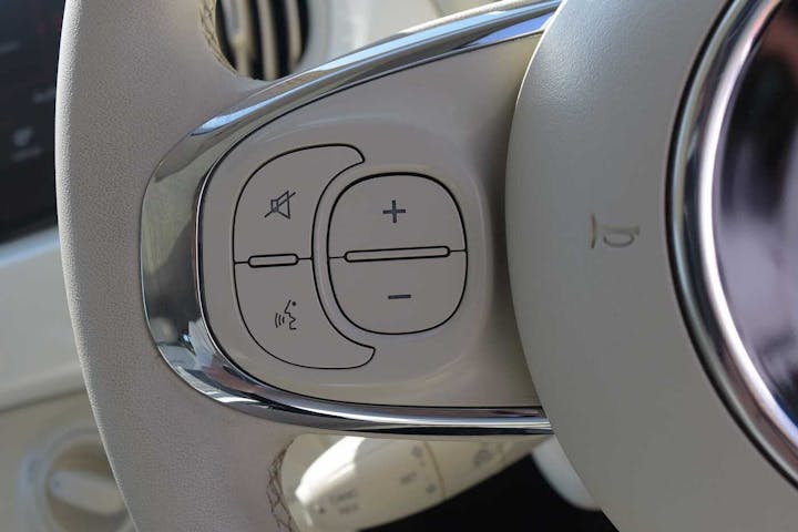 White FIAT 500 Lounge Mhev 2021