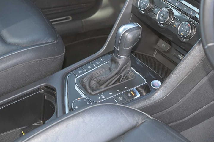 Black SEAT Tarraco TSI 4drive Xcellence Lux DSG 2019