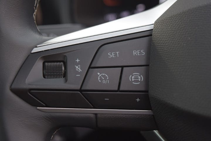 Blue SEAT Ibiza 1.0 TSI Xcellence DSG 2025