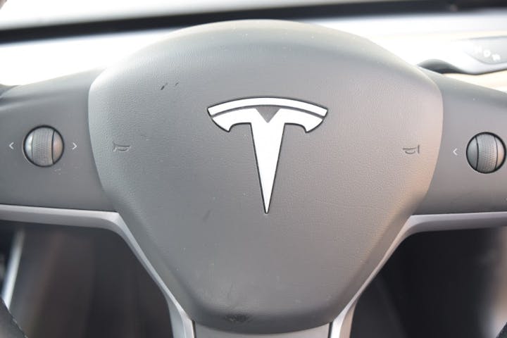 White Tesla Model 3 Standard Range Plus 2019