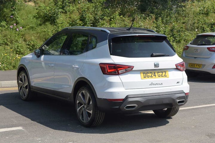 White SEAT Arona Ecotsi Fr Sport 2024