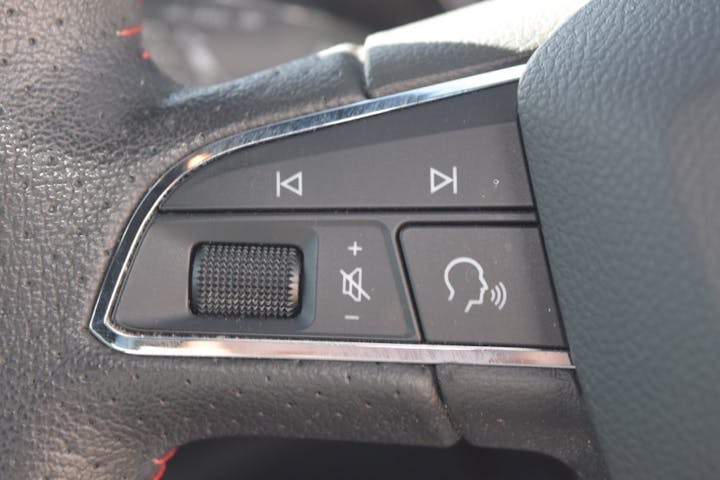 Black SEAT Arona 1.0 TSI Fr 2021
