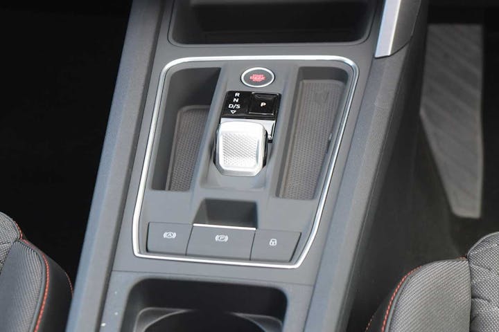 Red SEAT Leon E Hybrid 1.5 Fr Hybrid DSG 2025